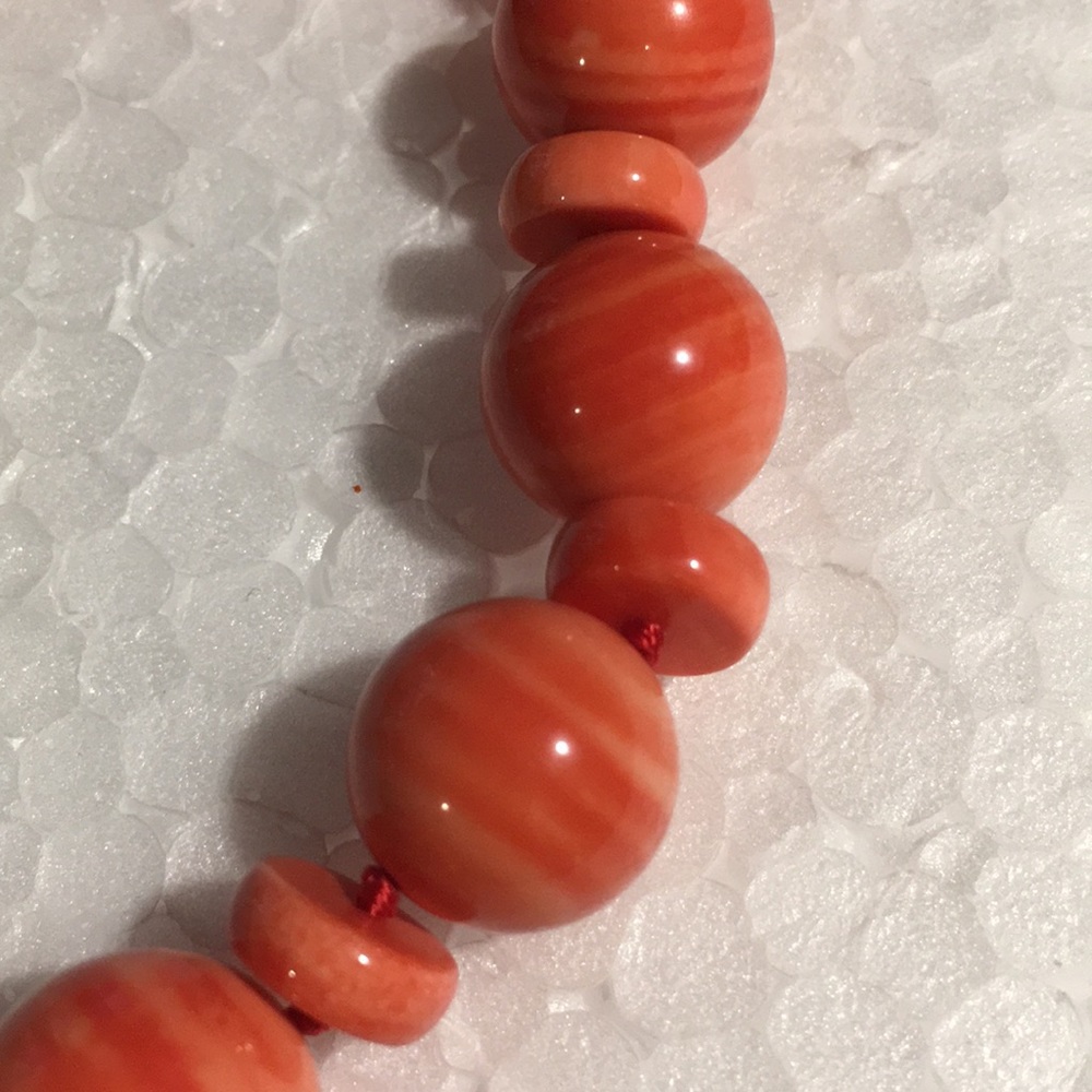 GENS EN VOGUE SALMON BAMBOO CORAL BEADED NECKLACE - Picture 6 of 7